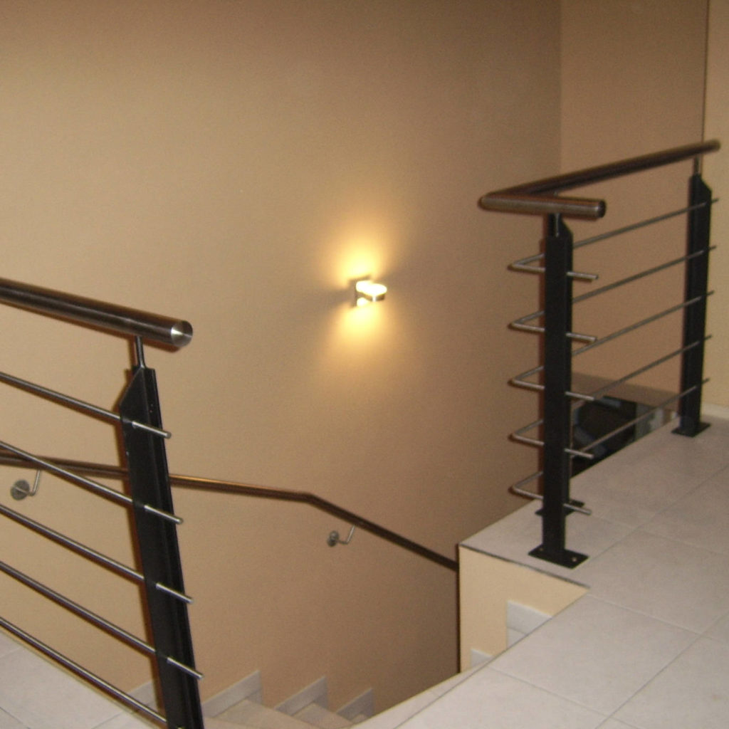 Treppengeländer aus schwarzem Metall